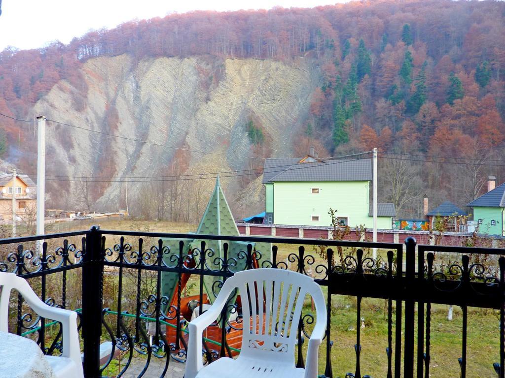 Sadyba Bilya Richky Yaremche Quarto foto