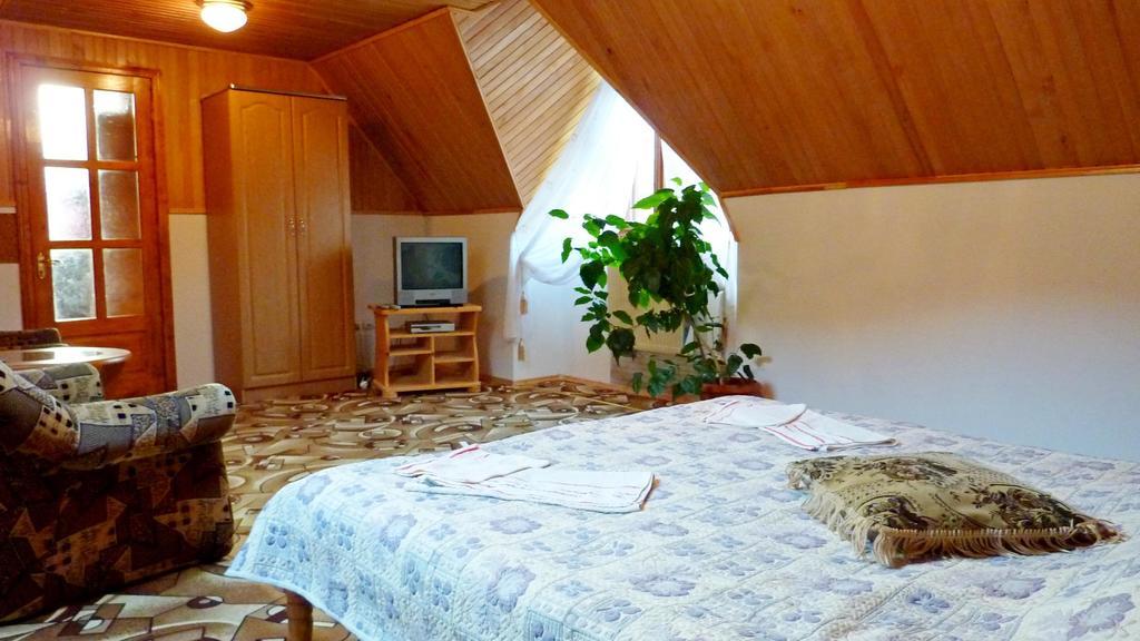 Sadyba Bilya Richky Yaremche Quarto foto