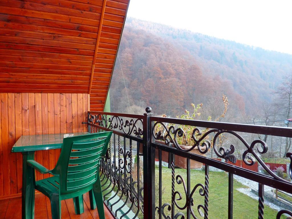 Sadyba Bilya Richky Yaremche Quarto foto